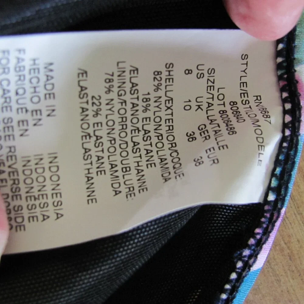 SWIM‎ SOLUTIONS LADIES SWIMSUIT TOP NWT